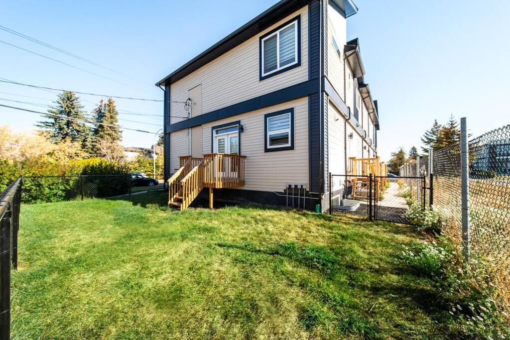 Modern Nordic Escape, 3Br Near Wem & Dt, Aircon & Fireplace, Wifi, Sleeps 6! Edmonton Exterior foto