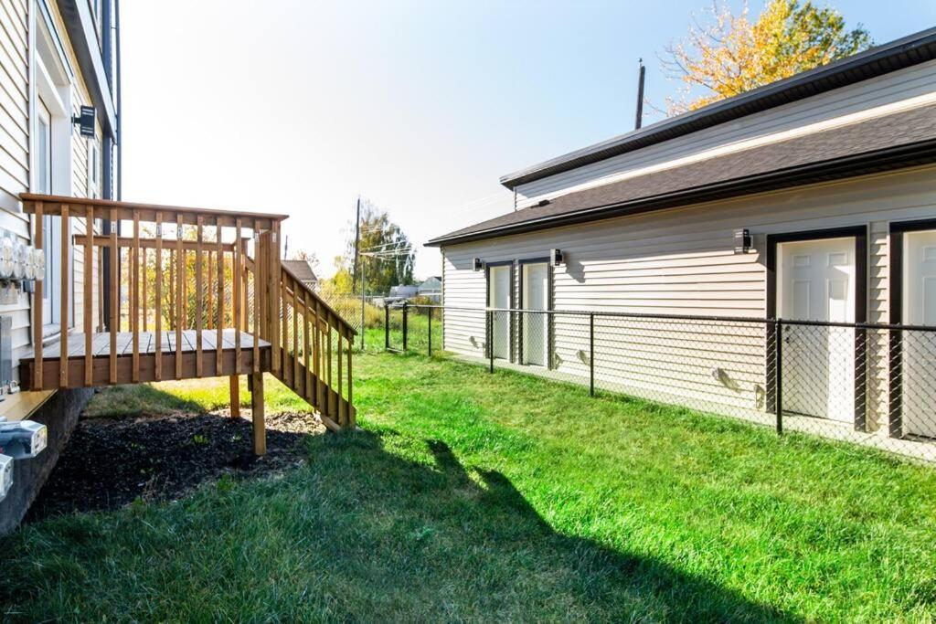 Modern Nordic Escape, 3Br Near Wem & Dt, Aircon & Fireplace, Wifi, Sleeps 6! Edmonton Exterior foto